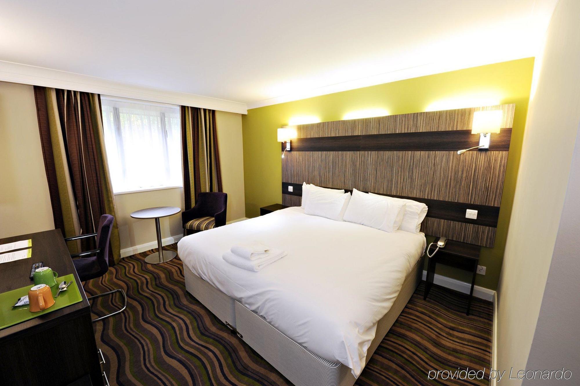 Link Hotel Loughborough Room photo